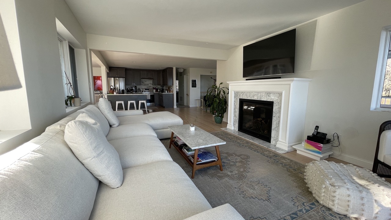 Photo of Livingroom in Miller Place
