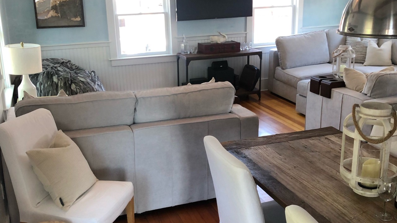 Photo of Livingroom in Commercial Street