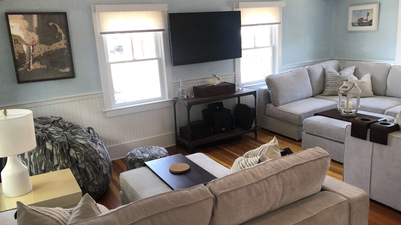 Photo of Livingroom in Commercial Street