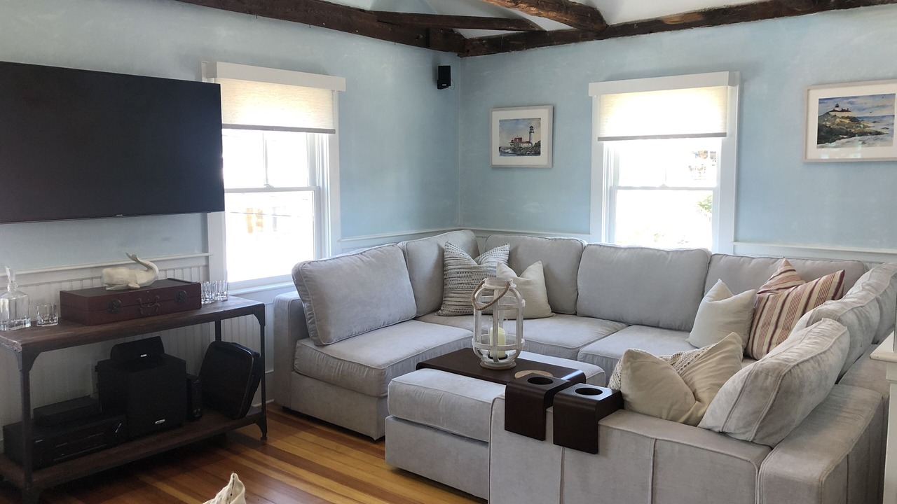 Photo of Livingroom in Commercial Street