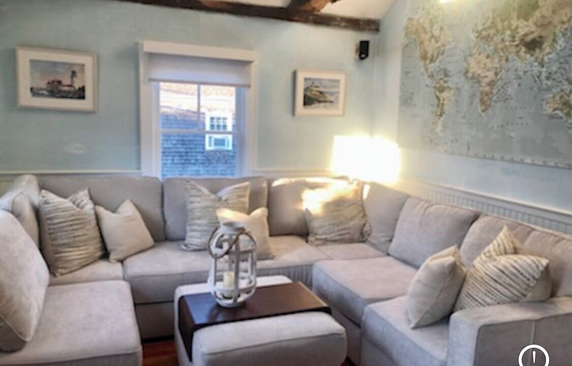 Photo of Livingroom in Commercial Street