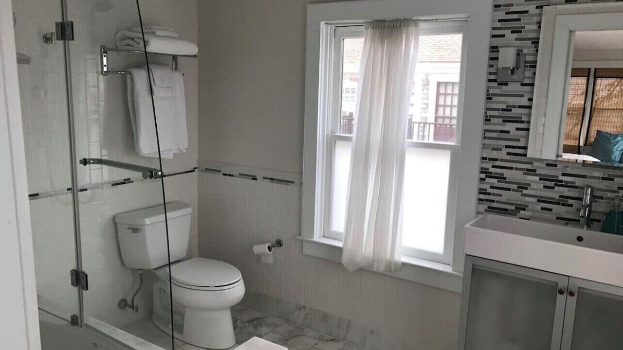 Photo of Bathroom in Commercial Street