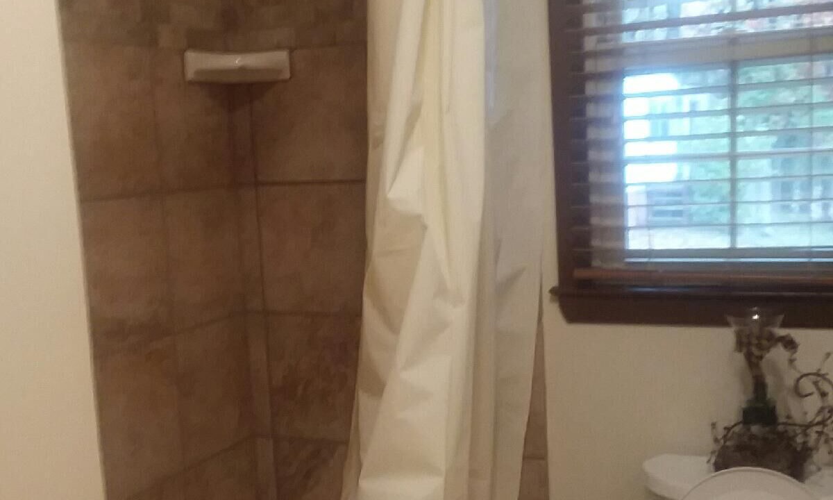 Photo of Bathroom in Luray