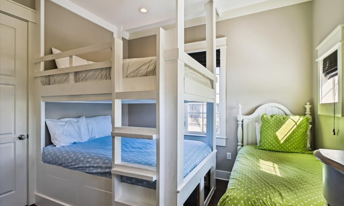 Photo of Bedroom in Seacrest Beach