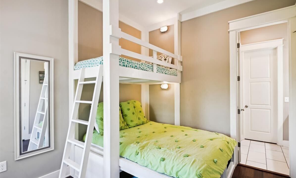 Photo of Bedroom in Seacrest Beach
