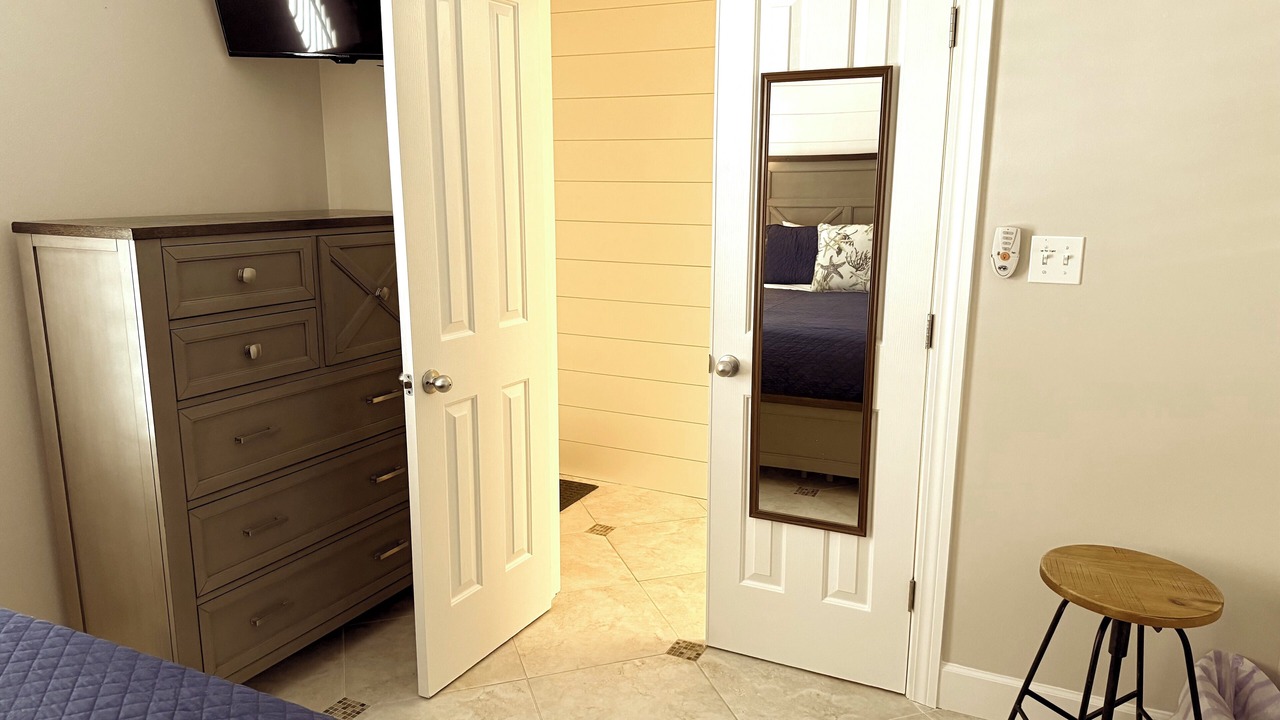 Photo of Bedroom in Crystal Beach
