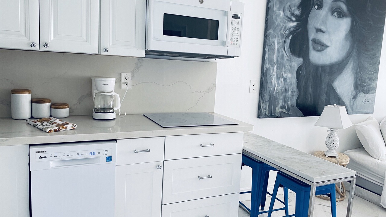 Photo of Kitchen in Flamingo/Lummus