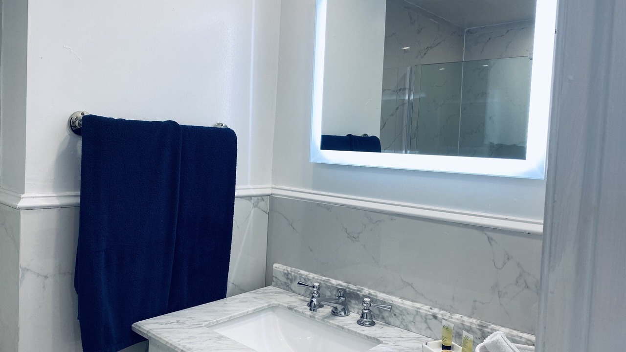 Photo of Bathroom in Flamingo/Lummus