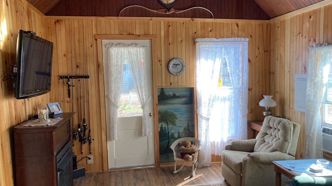Photo of Livingroom in Thousand Island Park