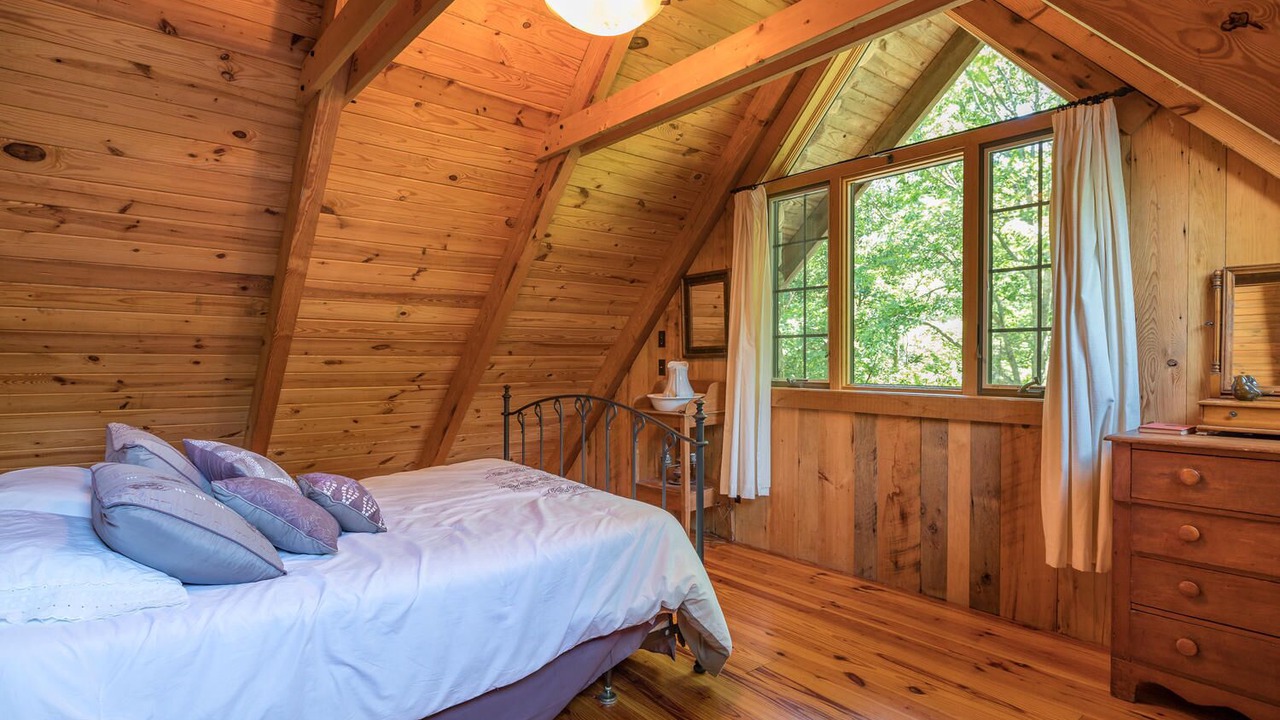 Photo of Bedroom in Clinton Corners
