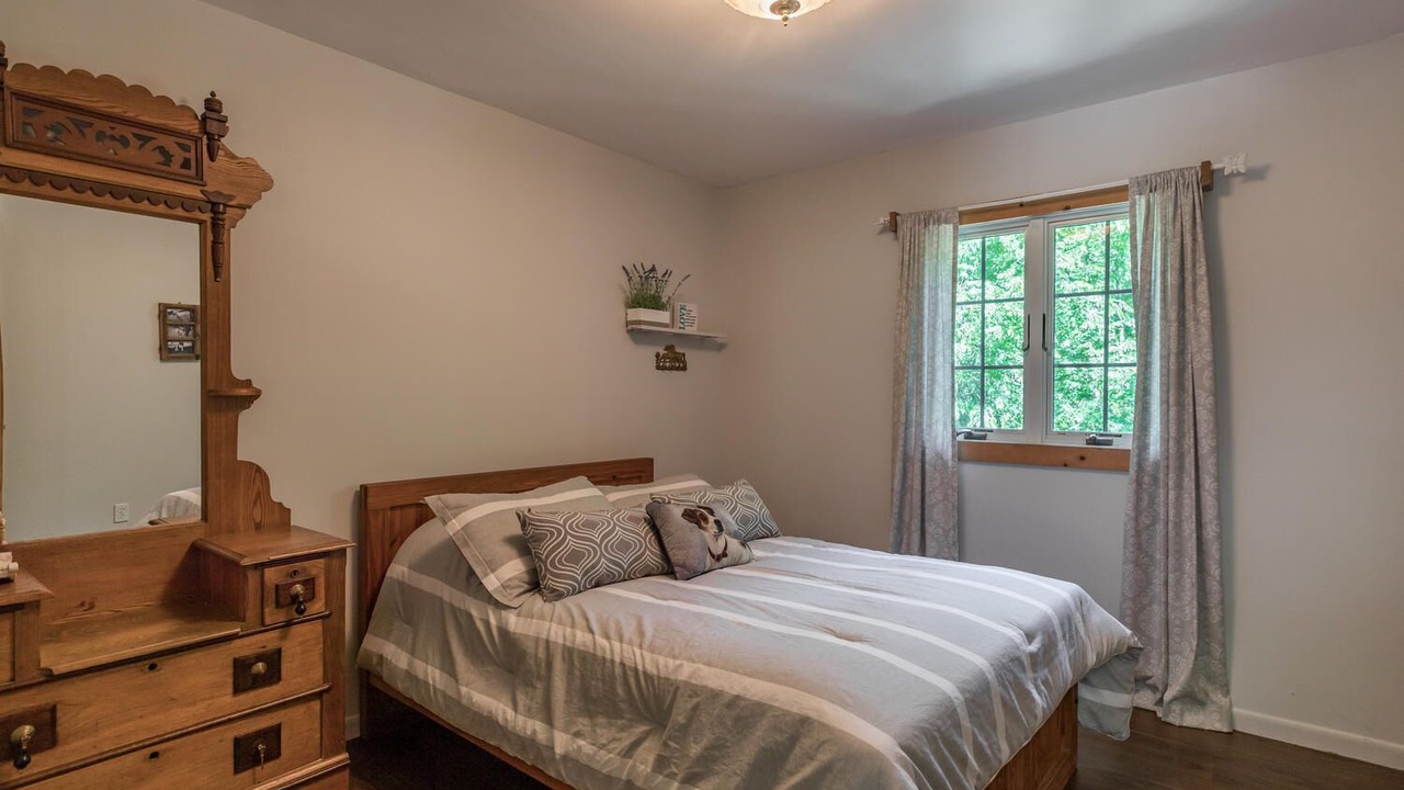 Photo of Bedroom in Clinton Corners