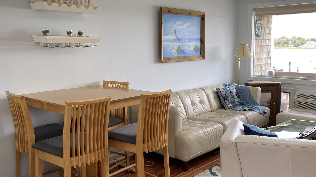 Photo of Livingroom in South Yarmouth