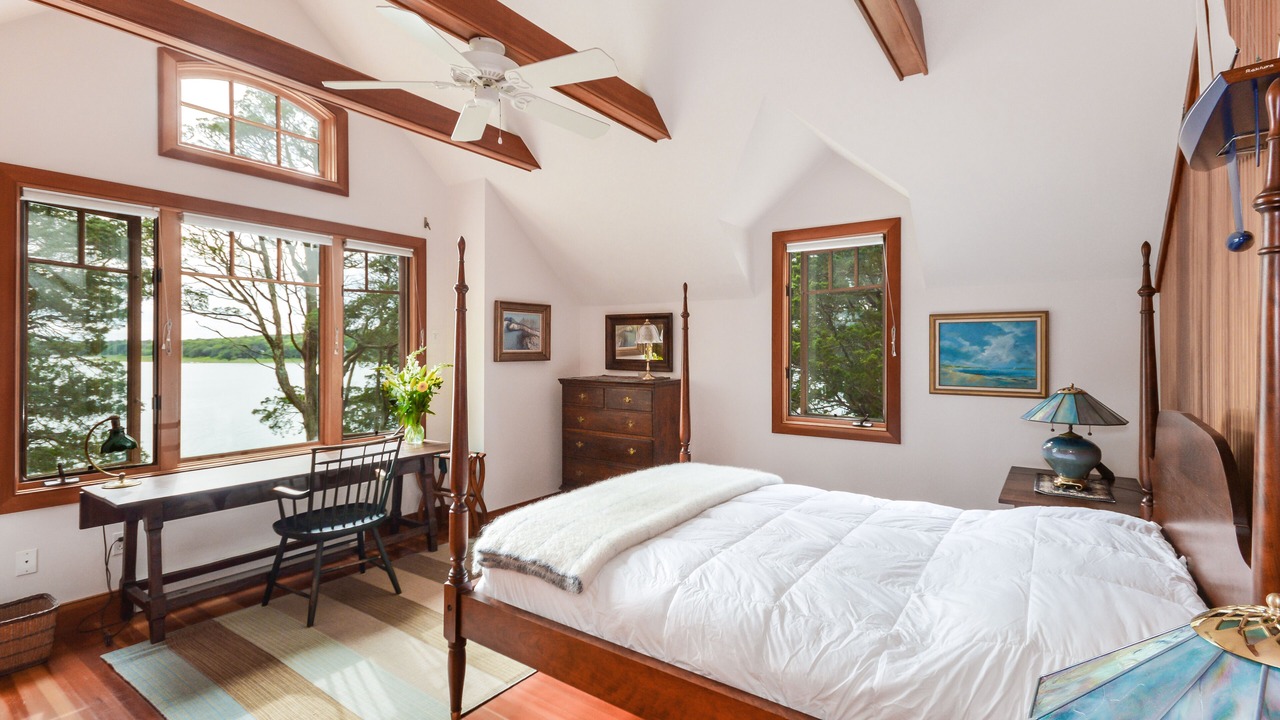 Photo of Bedroom in Cataumet