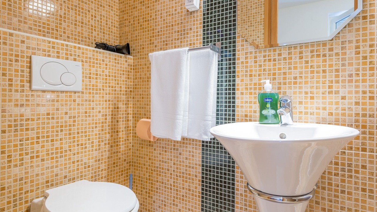 Photo of Bathroom in Pile