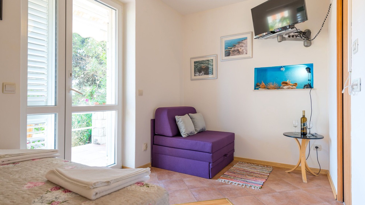 Photo of Bedroom in Pile