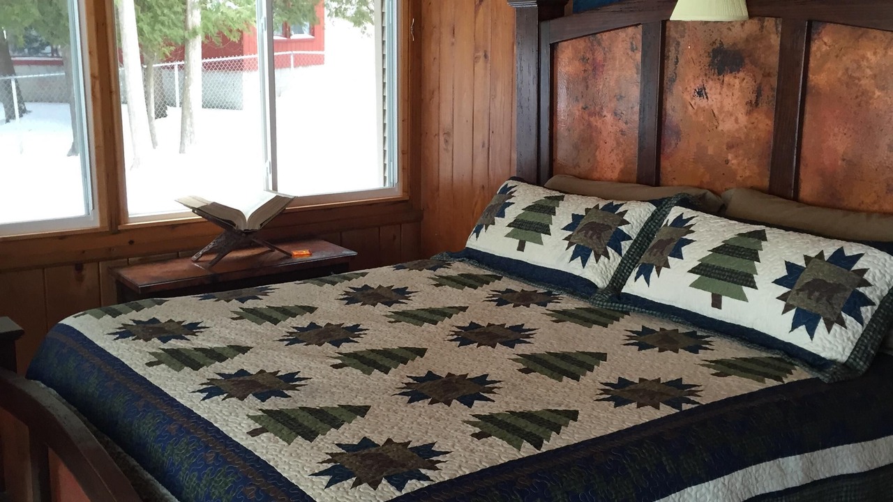 Photo of Bedroom in Kewadin