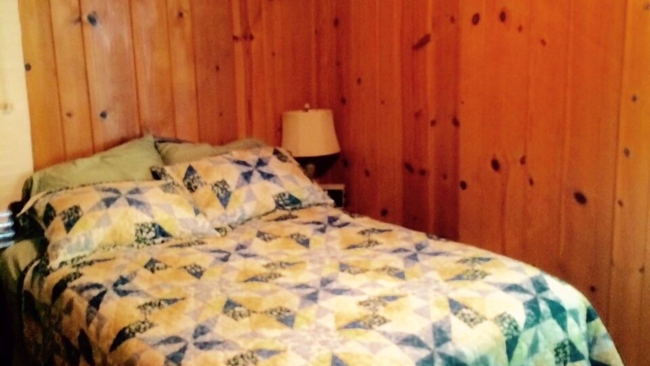 Photo of Bedroom in Kewadin