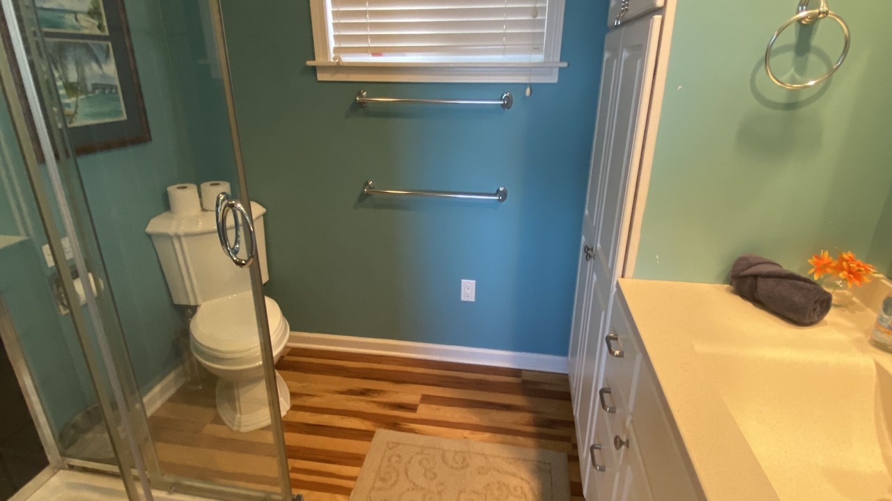 Photo of Bathroom in Town of Torrey