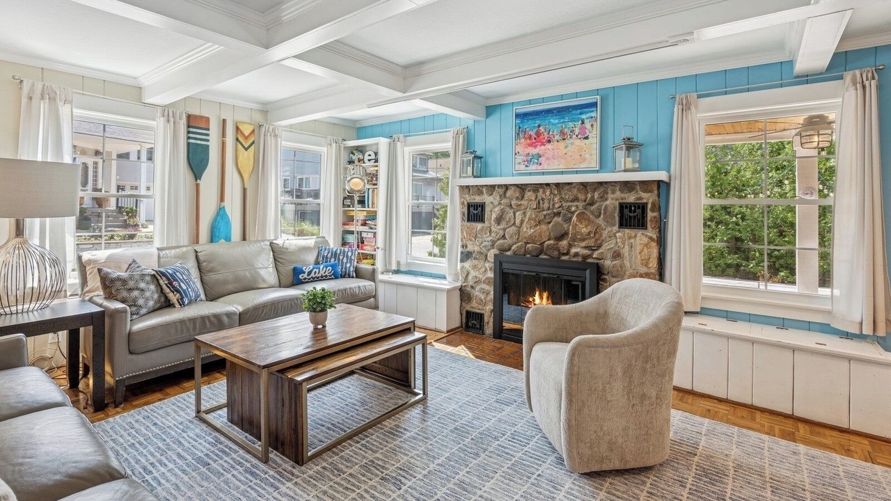 Photo of Livingroom in Michigan City