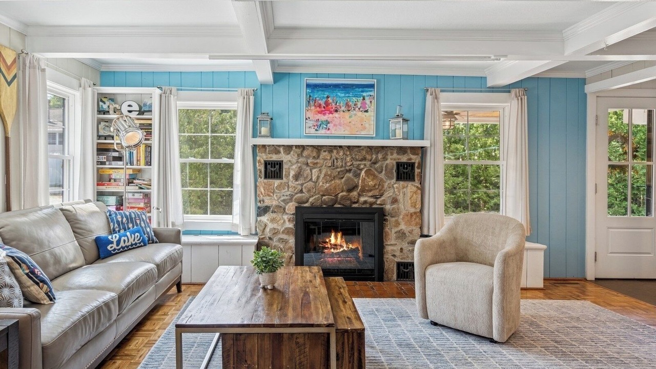 Photo of Livingroom in Michigan City