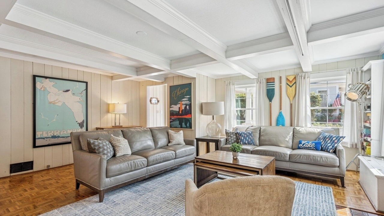 Photo of Livingroom in Michigan City