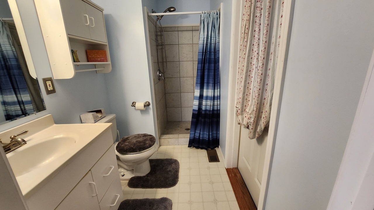 Photo of Bathroom in Frontenac