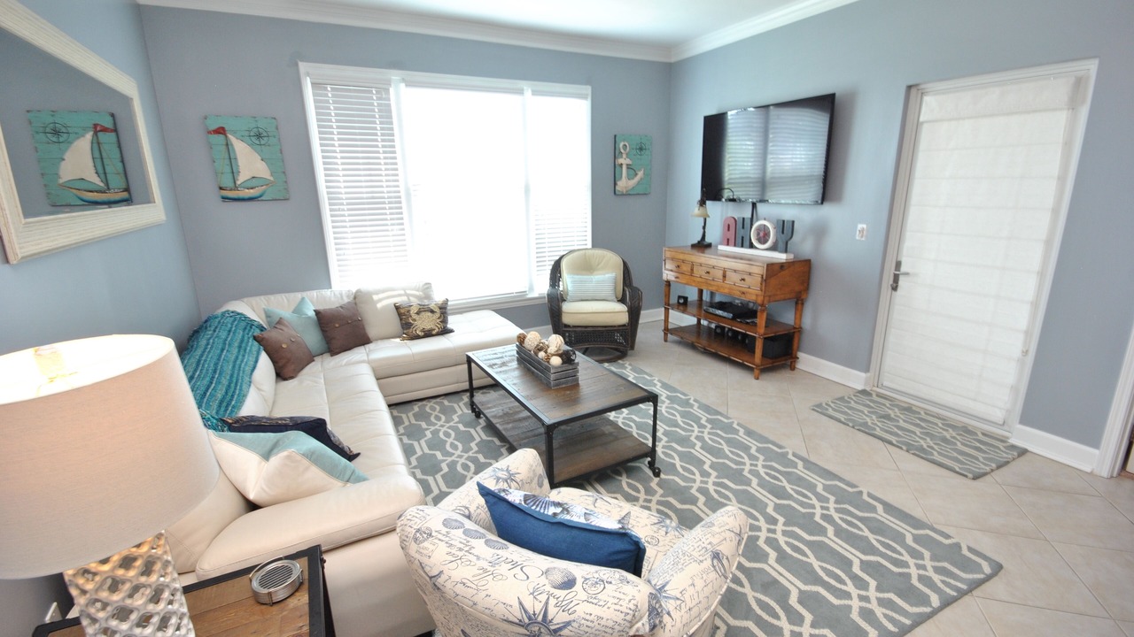 Photo of Livingroom in Upper Grand Lagoon