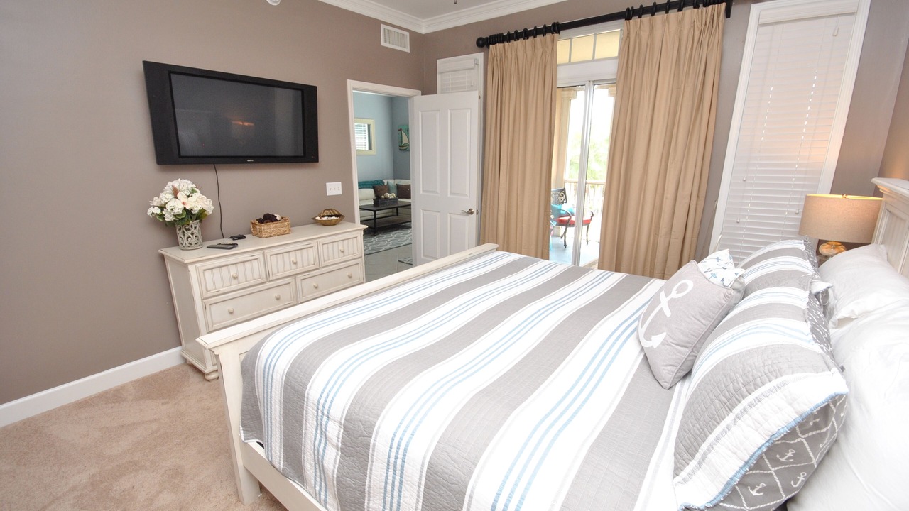 Photo of Bedroom in Upper Grand Lagoon