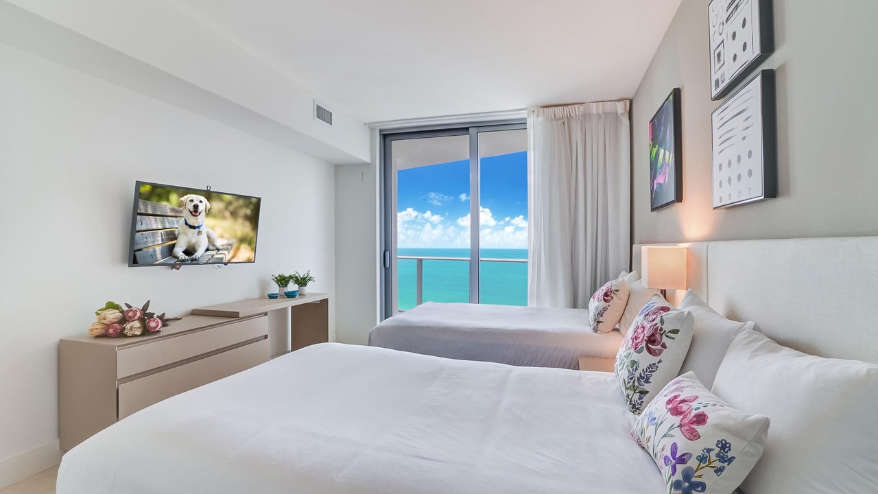 Photo of Bedroom in Hollywood South Central Beach