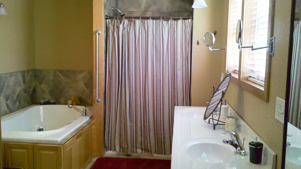 Photo of Bathroom in Rome City