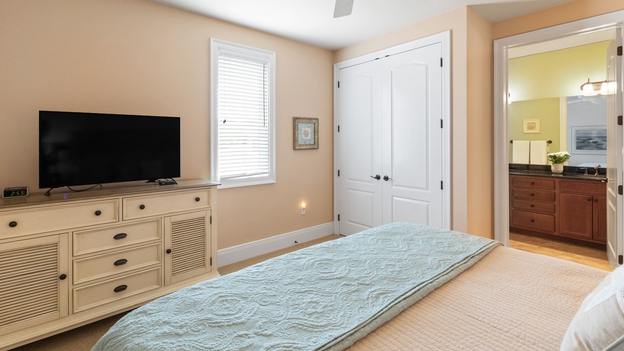 Photo of Bedroom in Emerald Waters Village