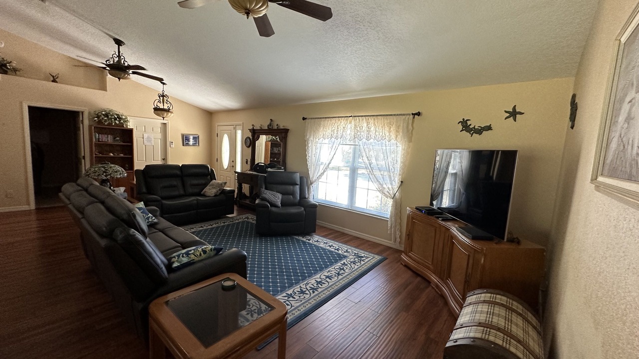 Photo of Livingroom in Homosassa