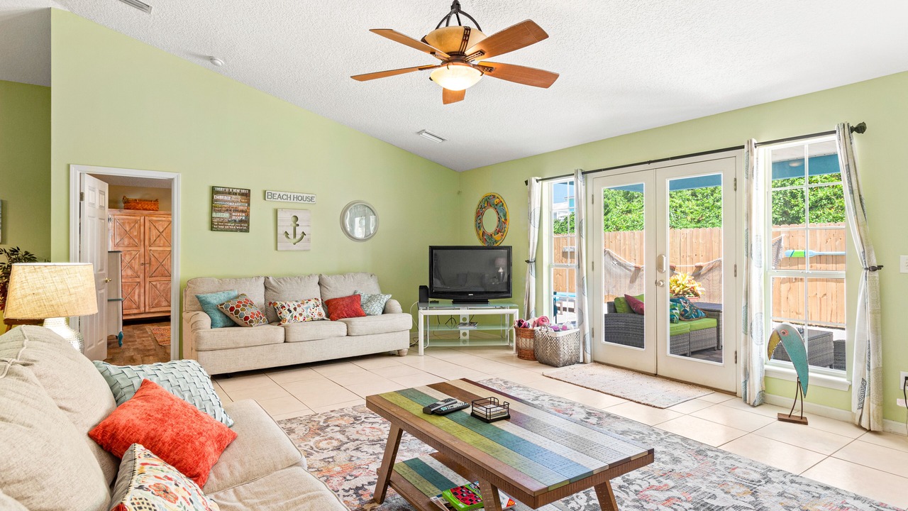 Photo of Livingroom in Butler Beach