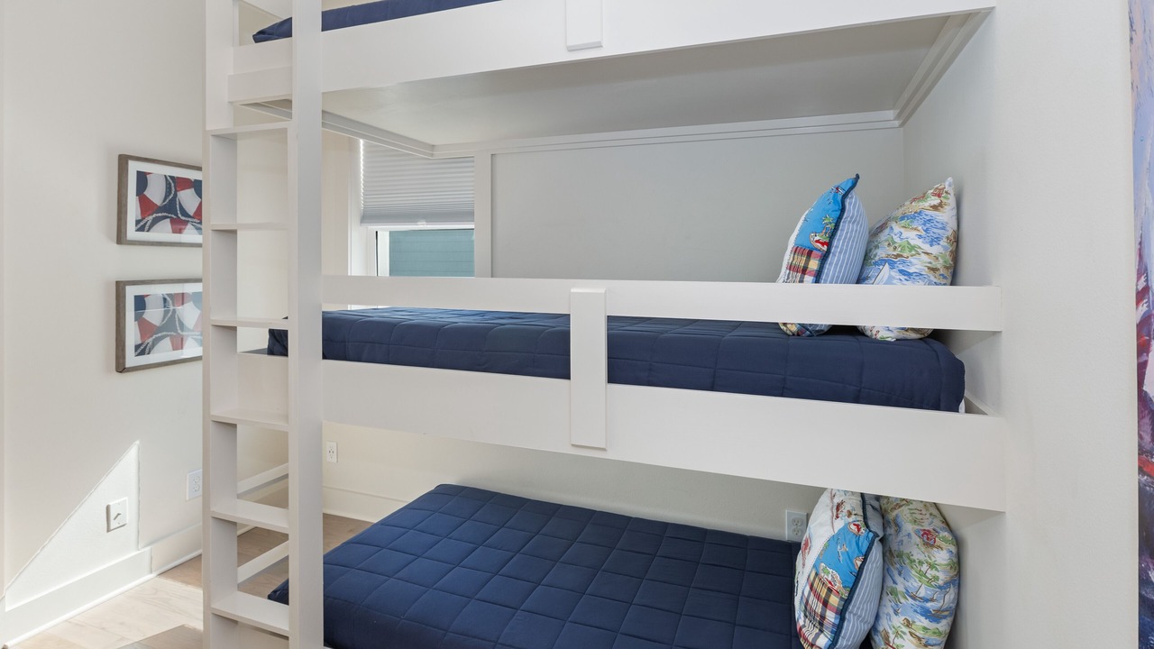 Photo of Bedroom in Seacrest Beach