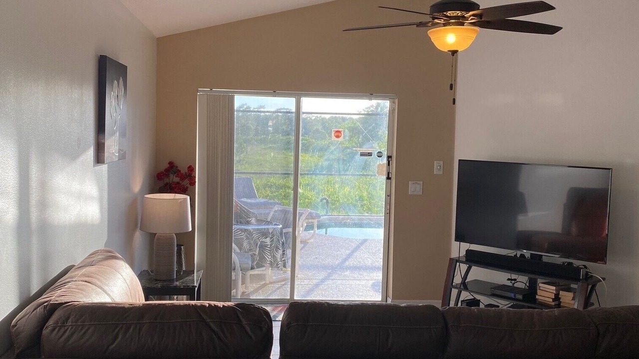 Photo of Livingroom in Loughman