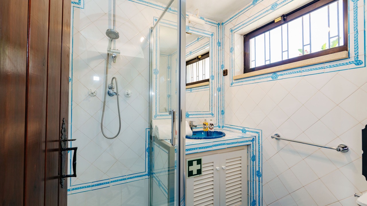 Photo of Bathroom in Sesimbra