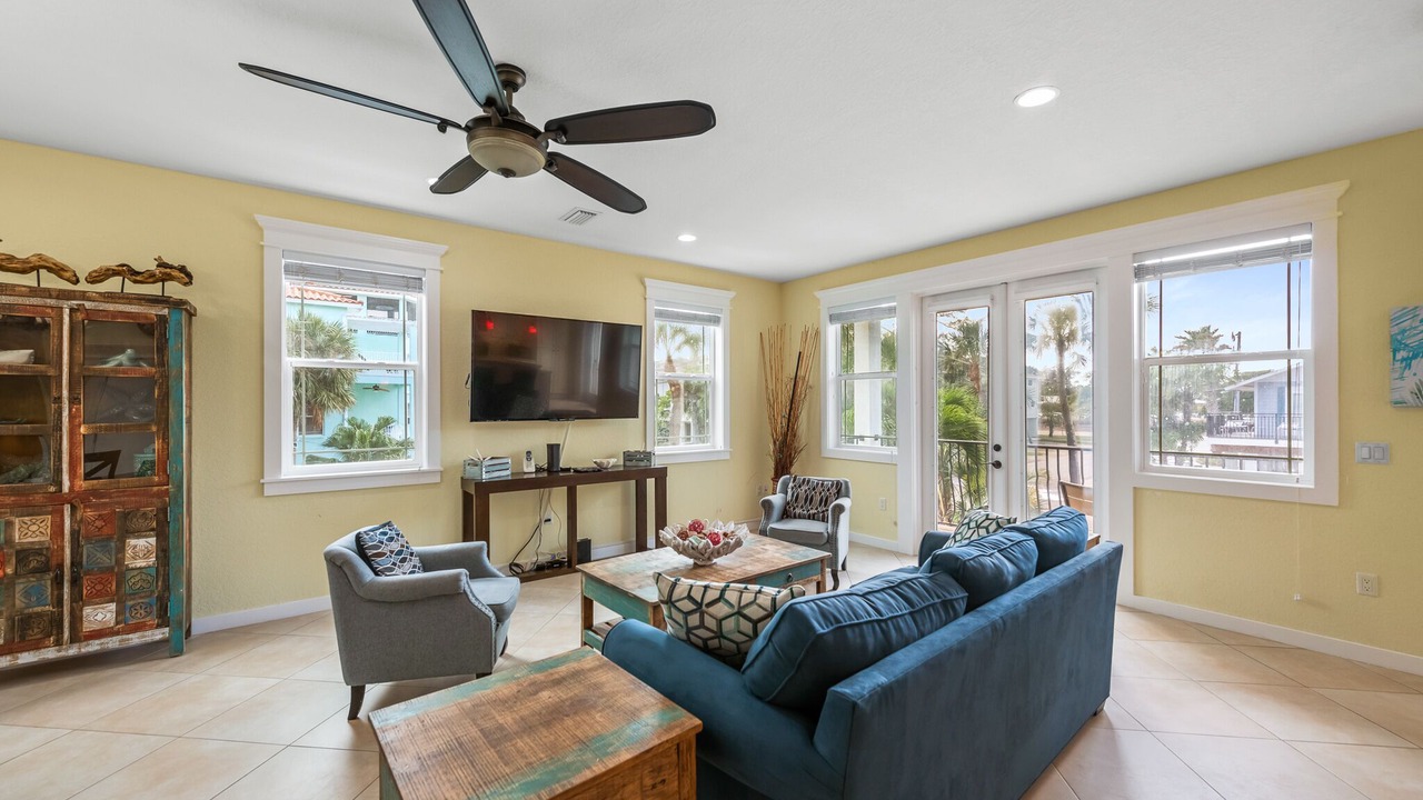 Photo of Livingroom in Holmes Beach