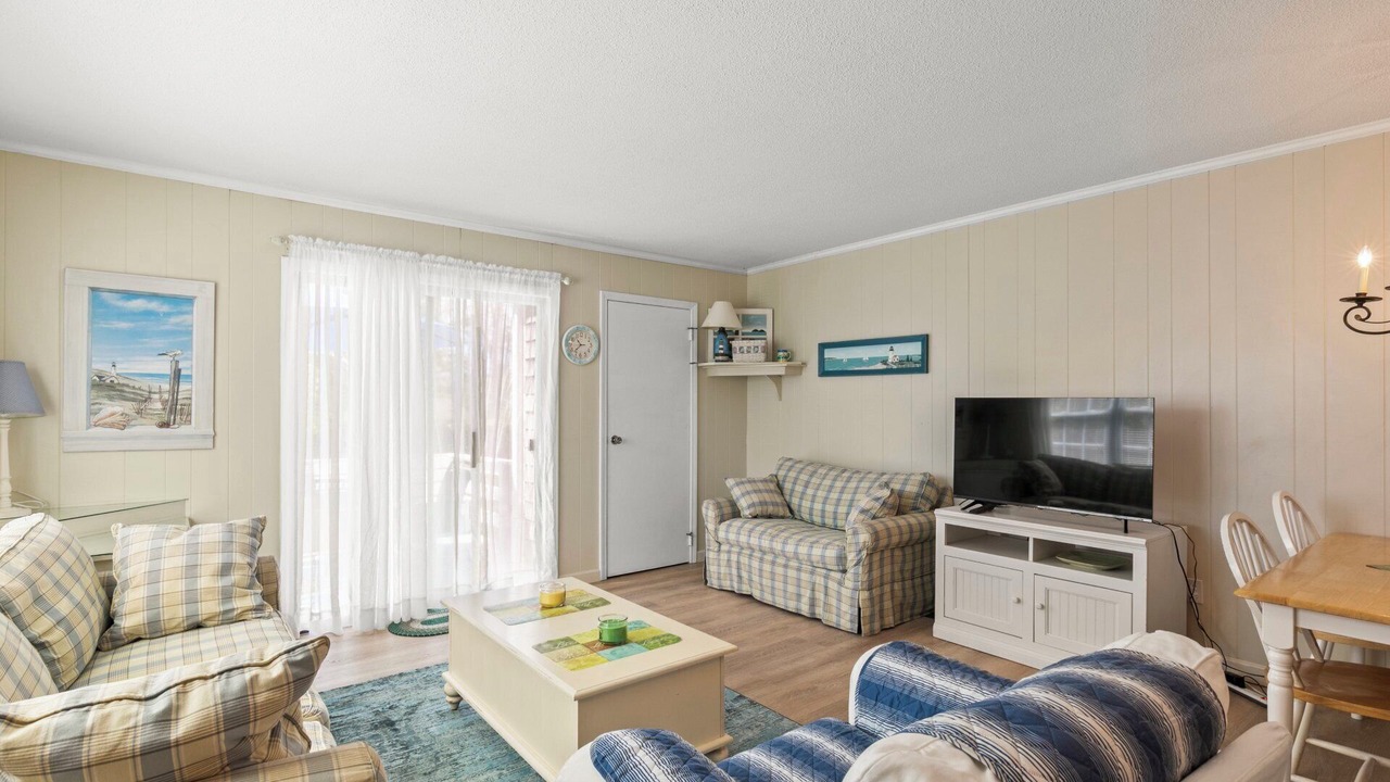 Photo of Livingroom in Hyannis