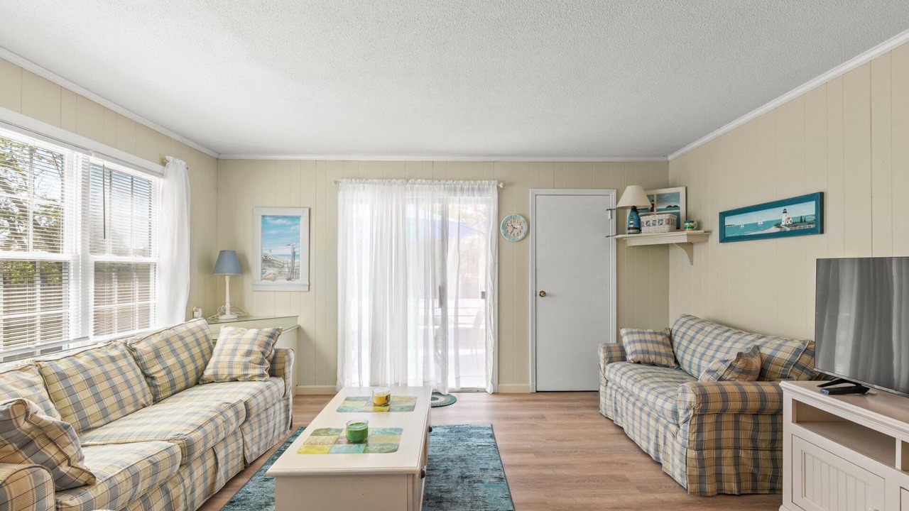 Photo of Livingroom in Hyannis
