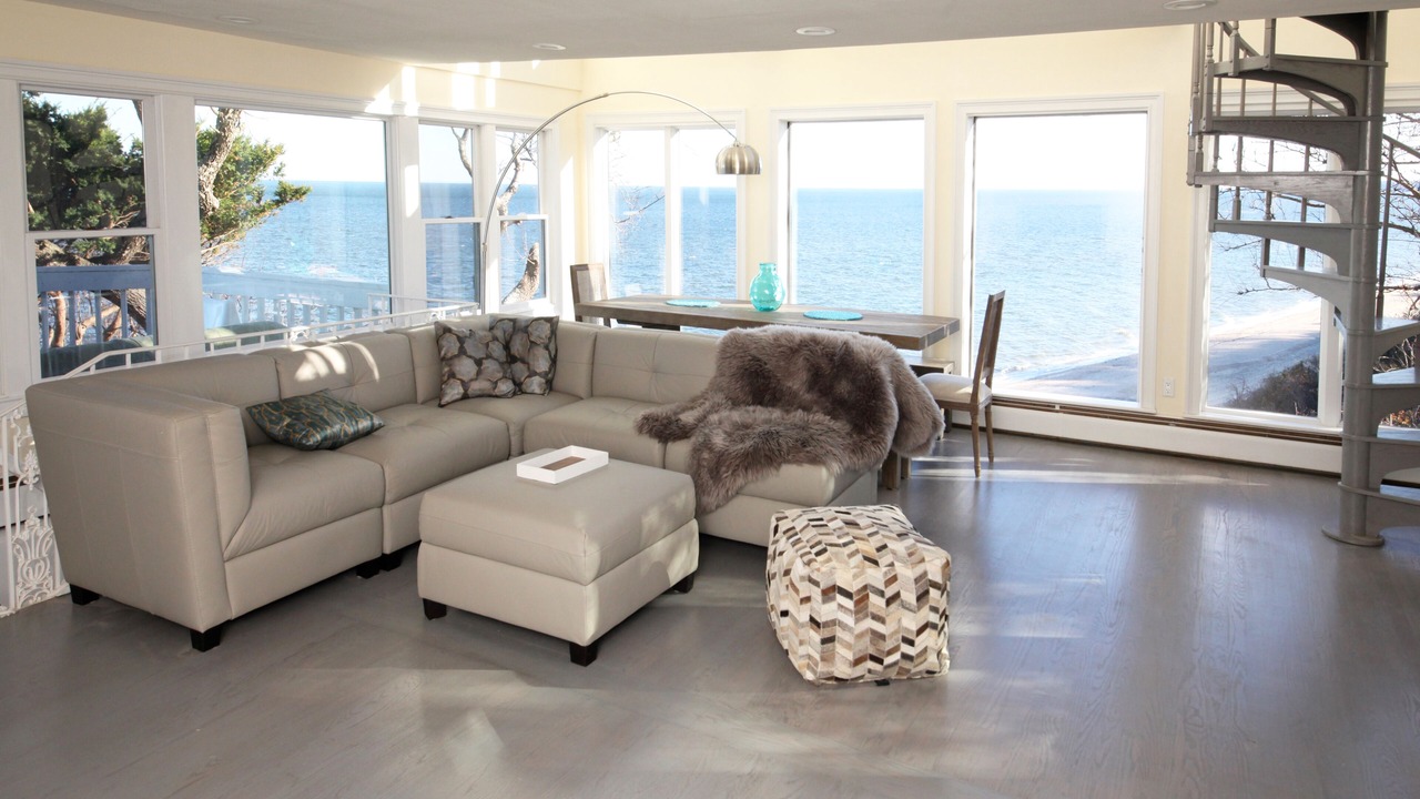Photo of Livingroom in Wading River