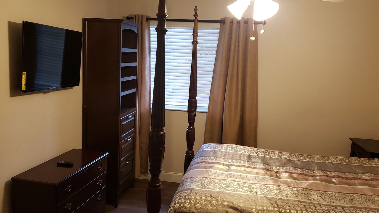 Photo of Bedroom in Davie