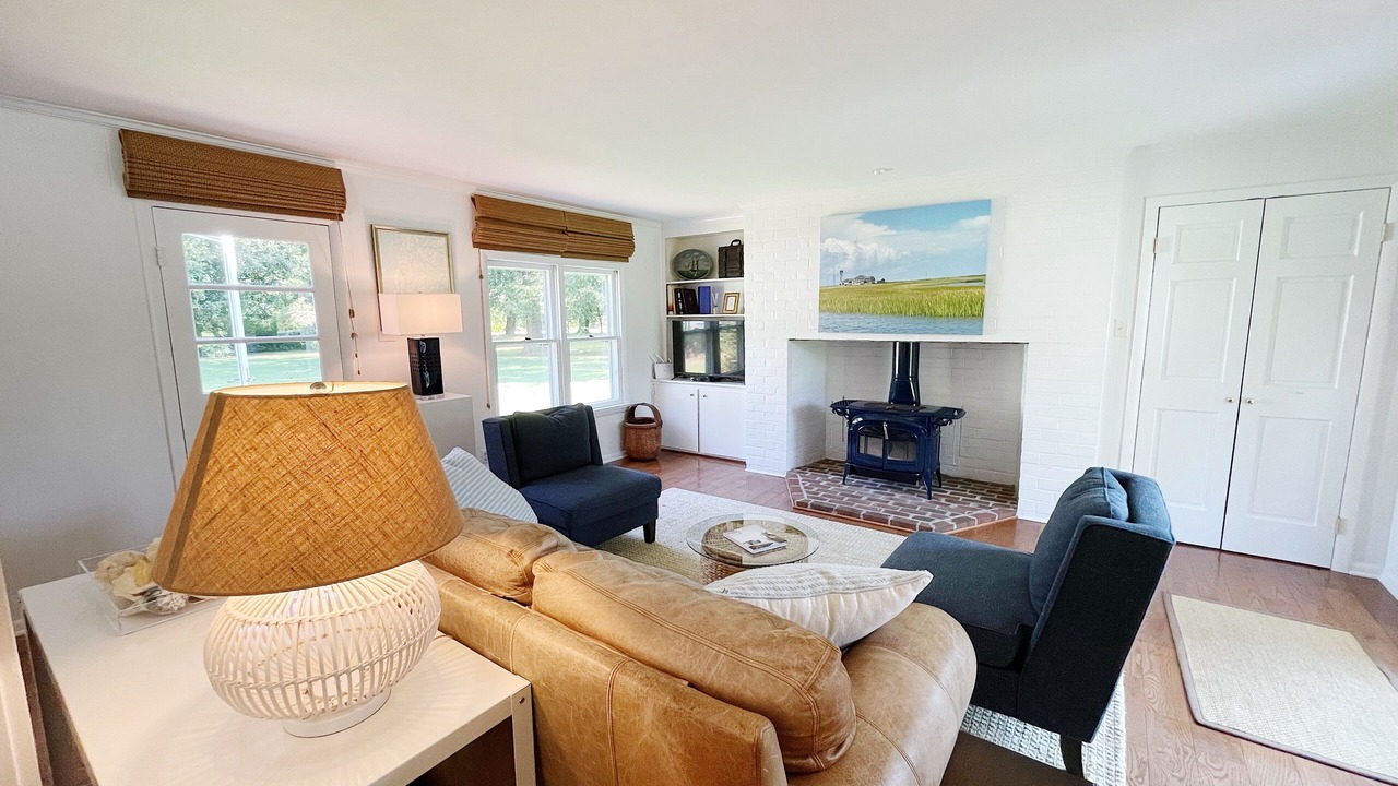 Photo of Livingroom in Weirwood