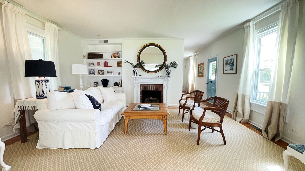 Photo of Livingroom in Weirwood