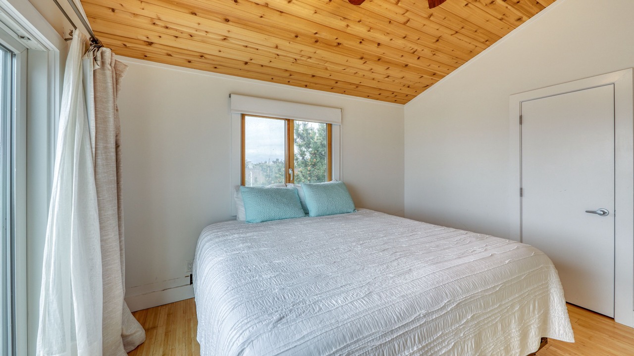 Photo of Bedroom in Ocean Bay Park