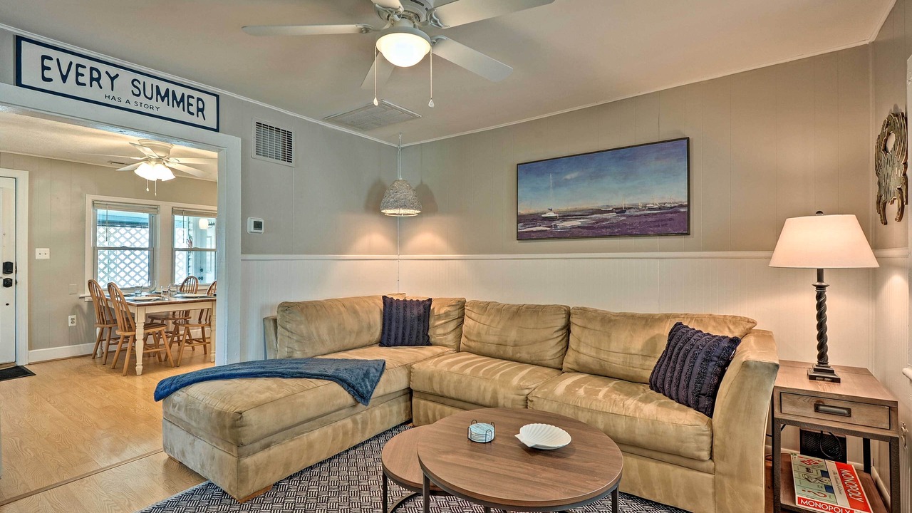Photo of Livingroom in Colonial Beach