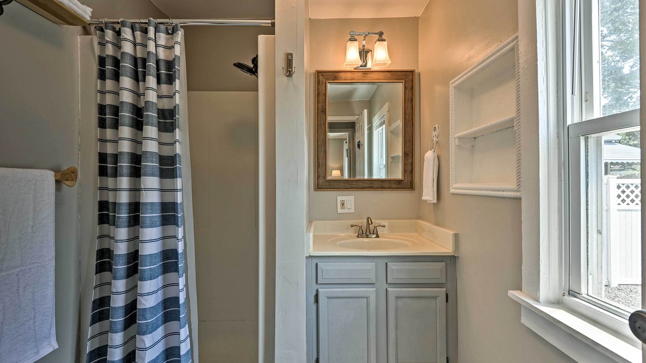 Photo of Bathroom in Colonial Beach