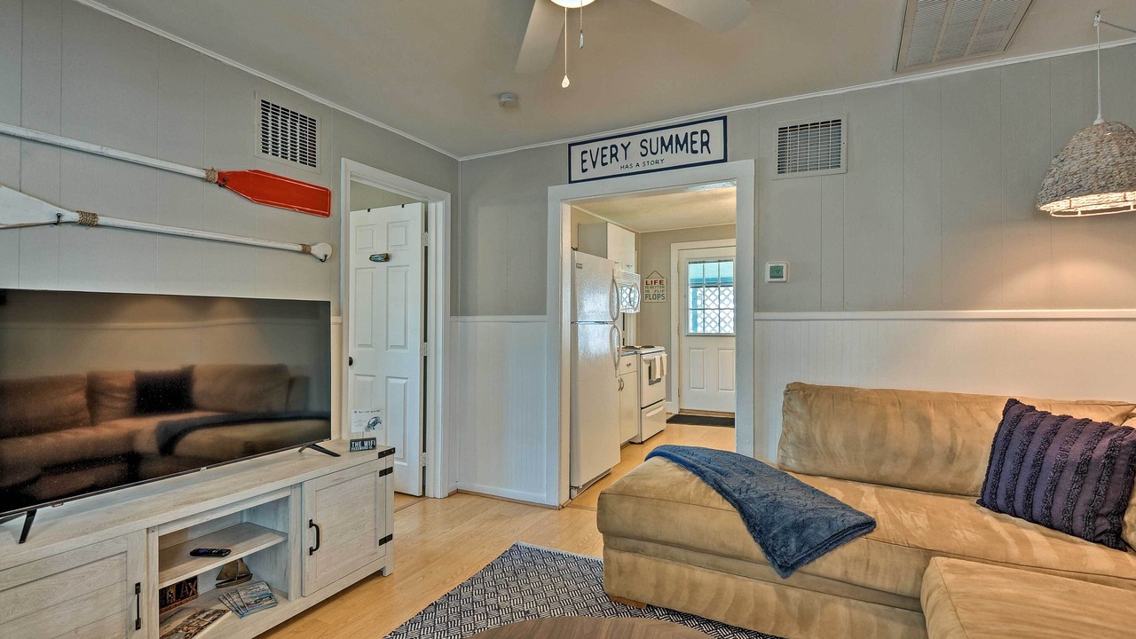 Photo of Livingroom in Colonial Beach