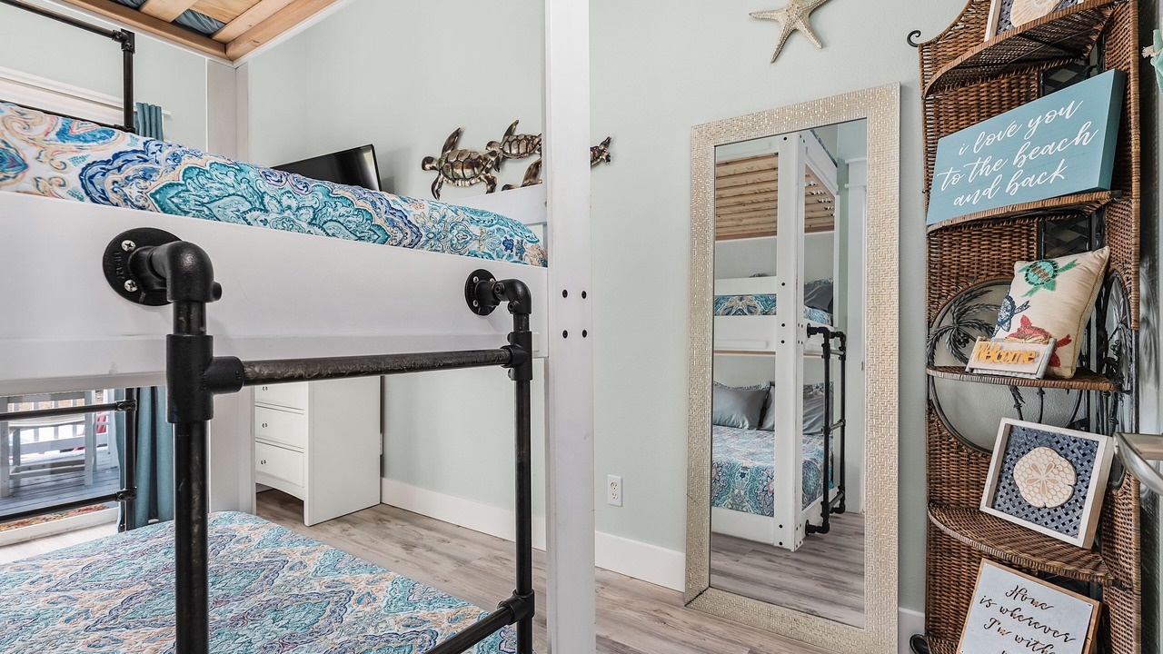 Photo of Bedroom in Crystal Beach