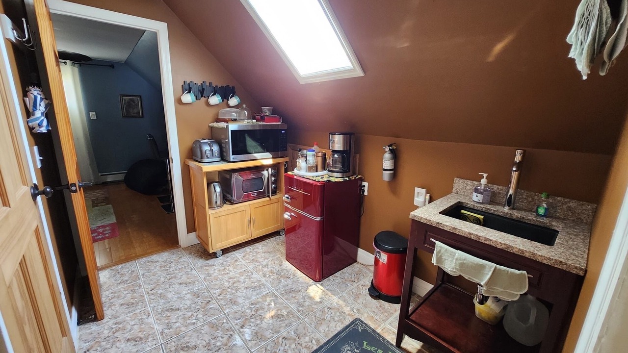 Photo of Kitchen in Alden Manor