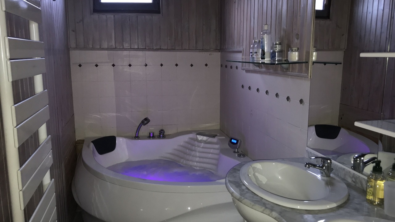 Photo of Bathroom in Saint-Laurent-en-Beaumont